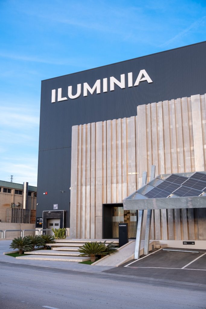 ILUMINIA NAVE